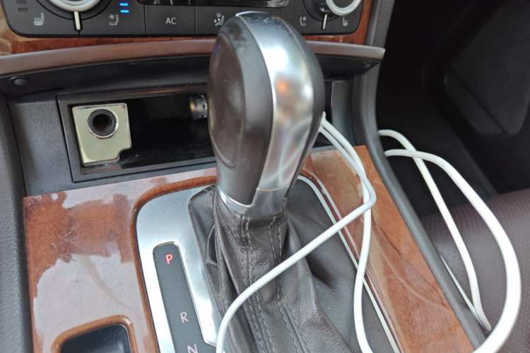 Used Volkswagen Touareg 2011 3.0 TSI Comfort Version Gear Lever