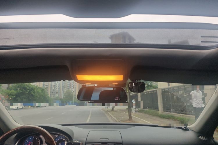 Used Volkswagen Touareg 2011 3.0 TSI High-End Version Headliner