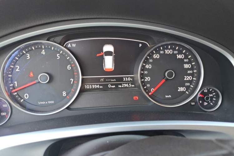 Used Volkswagen Touareg 2011 3.0 TSI Comfort Version Instrument Cluster