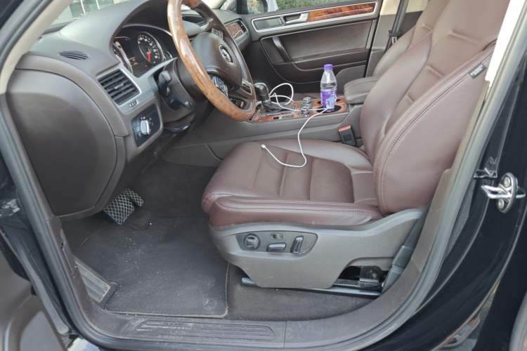Used Volkswagen Touareg 2011 3.0 TSI Comfort Version Left Front Seat
