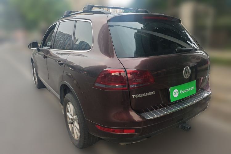 Used Volkswagen Touareg 2011 3.0 TSI High-End Version Rear Left 45 Deg
