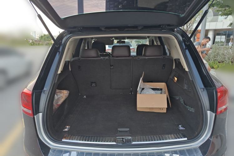 Used Volkswagen Touareg 2011 3.0 TSI Comfort Version Trunk