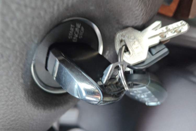 Used Volkswagen Touareg 2011 3.0 TSI Comfort Version Vehicle Key