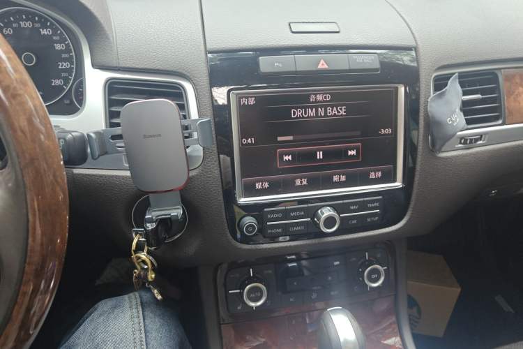 Used Volkswagen Touareg 2011 3.0 TSI Standard Version Audio And AC Panel