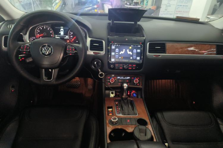 Used Volkswagen Touareg 2011 3.0 TSI Standard Version Center Console