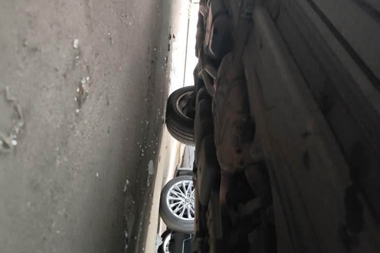 Used Volkswagen Touareg 2011 3.0 TSI Hybrid Chassis Front Right