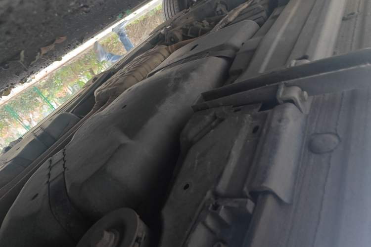 Used Volkswagen Touareg 2011 3.0 TSI Standard Version Chassis Rear Left