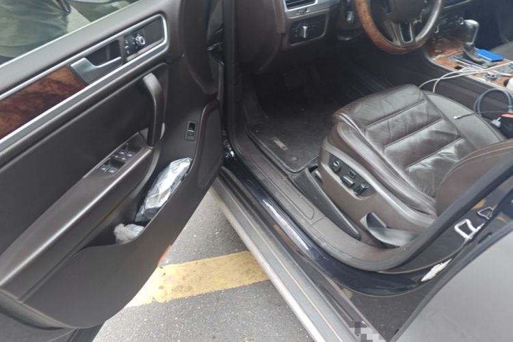 Used Volkswagen Touareg 2011 3.0 TSI Standard Version Driver Seat