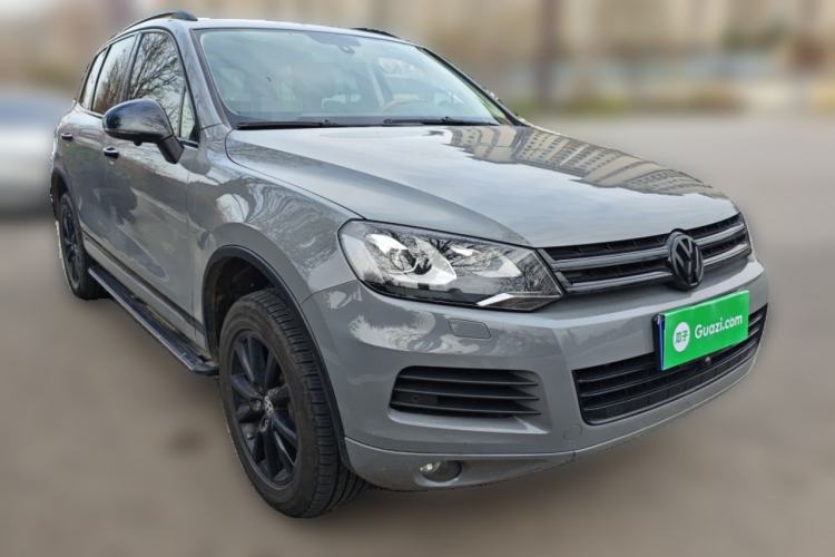Used Volkswagen Touareg 2011 3.0 TSI High-End Version Front Right 45 Deg