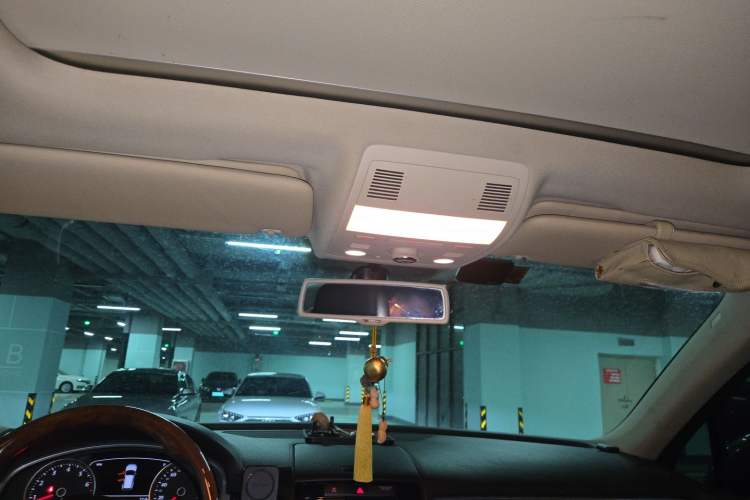 Used Volkswagen Touareg 2011 3.0 TSI High-End Version Headliner