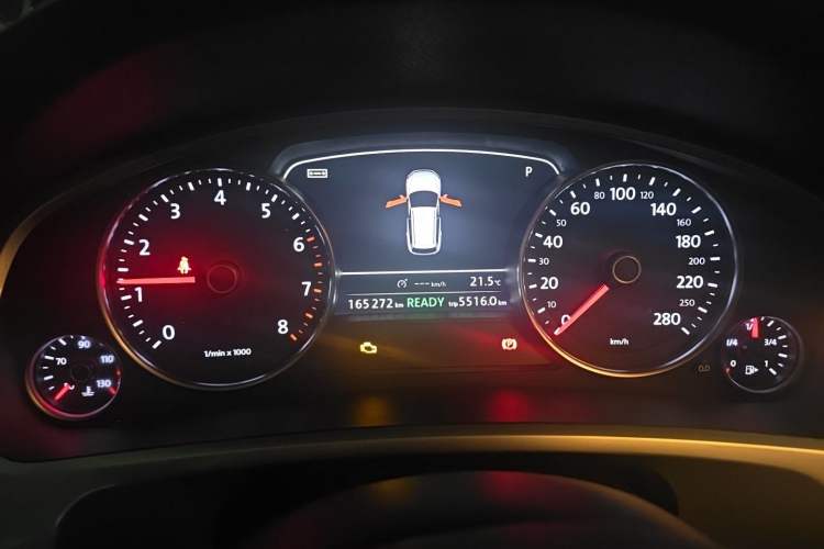 Used Volkswagen Touareg 2011 3.0 TSI Hybrid Instrument Cluster