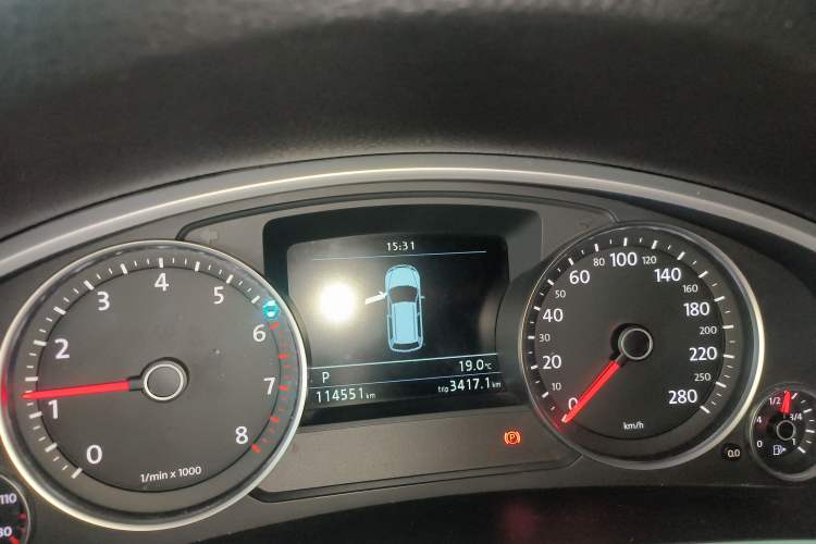 Used Volkswagen Touareg 2011 3.0 TSI Standard Version Instrument Cluster