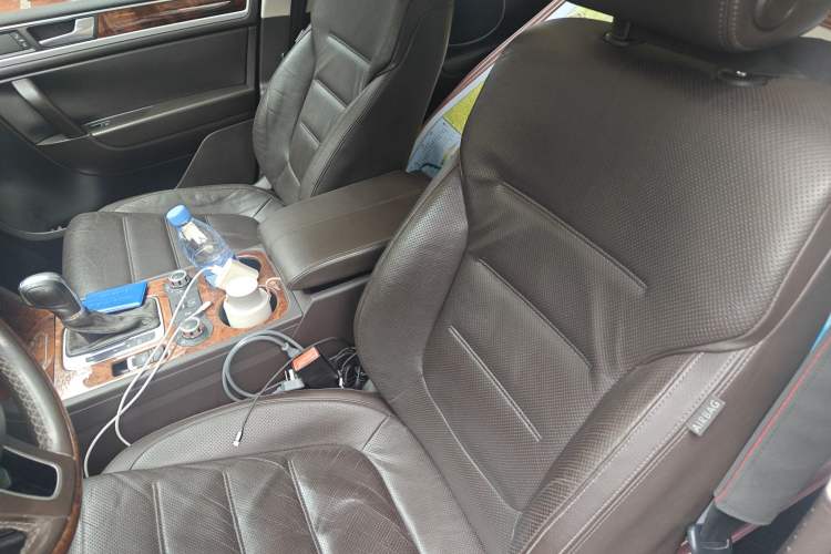 Used Volkswagen Touareg 2011 3.0 TSI Standard Version Left Front Seat