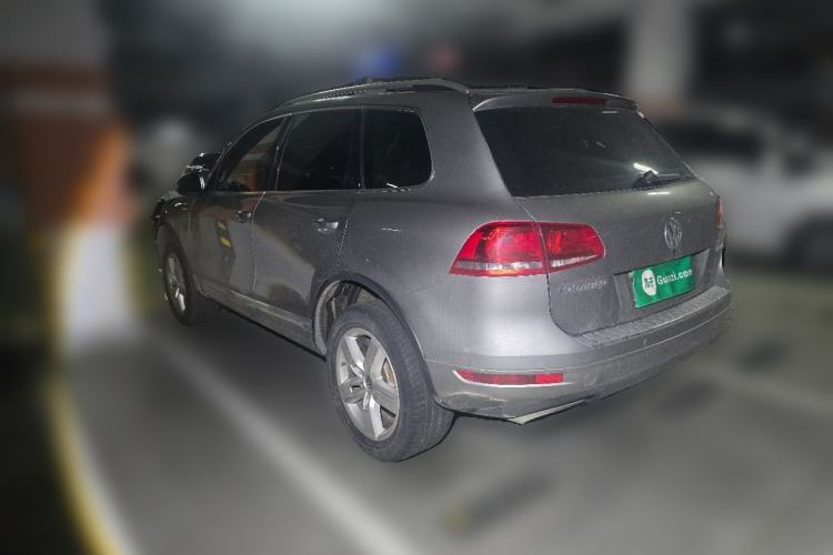 Used Volkswagen Touareg 2011 3.0 TSI Hybrid Rear Left 45 Deg