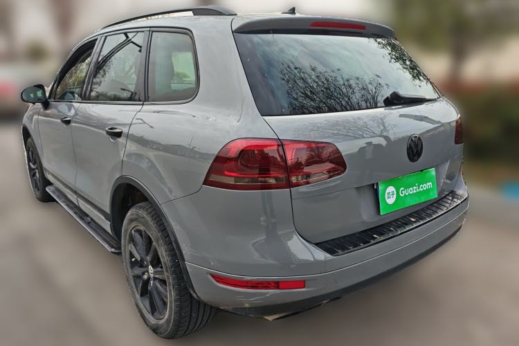 Used Volkswagen Touareg 2011 3.0 TSI High-End Version Rear Left 45 Deg