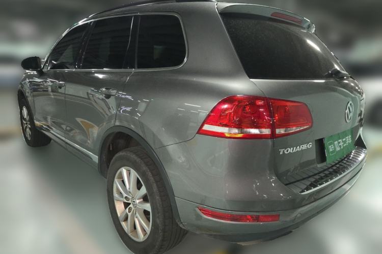 Used Volkswagen Touareg 2011 3.0 TSI High-End Version Rear Left 45 Deg