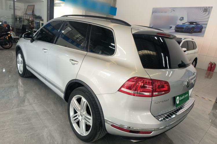 Used Volkswagen Touareg 2011 3.0 TSI Standard Version Rear Left 45 Deg