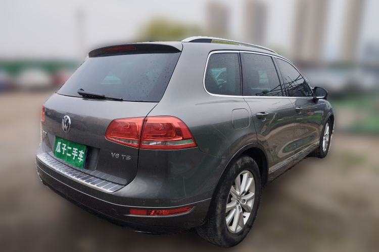 Used Volkswagen Touareg 2011 3.0 TSI High-End Version Rear Right 45 Deg