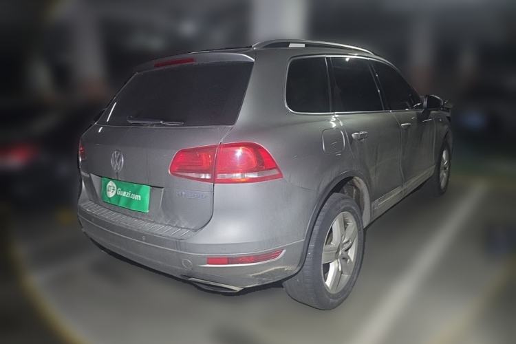 Used Volkswagen Touareg 2011 3.0 TSI Hybrid Rear Right 45 Deg