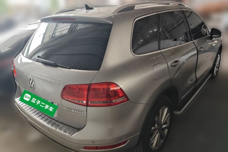 Used Volkswagen Touareg 2011 3.0 TSI Hybrid Rear Right 45 Deg