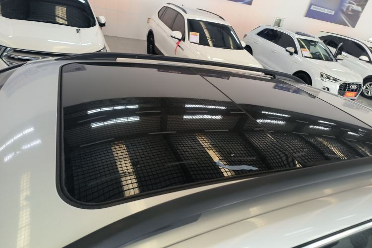 Used Volkswagen Touareg 2011 3.0 TSI Standard Version Roof