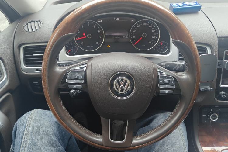Used Volkswagen Touareg 2011 3.0 TSI Standard Version Steering Wheel