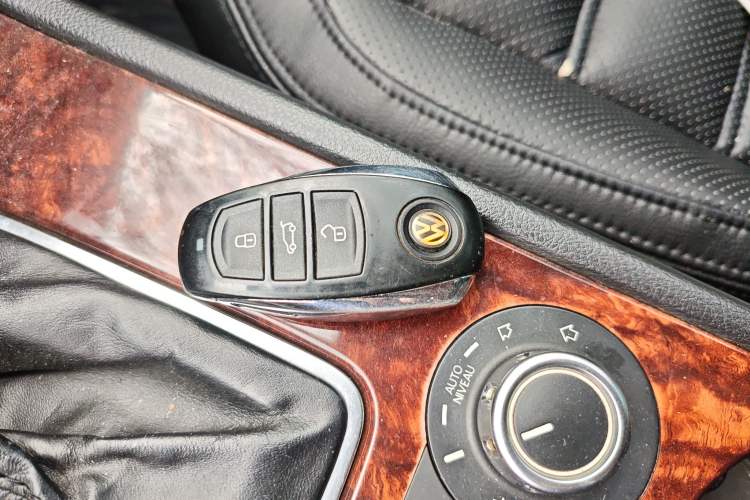 Used Volkswagen Touareg 2011 3.0 TSI High-End Version Vehicle Key