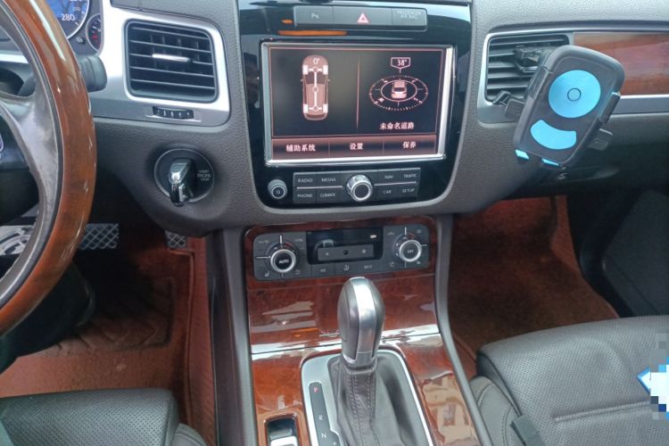 Used Volkswagen Touareg 2011 3.0 TSI Comfort Version Audio And AC Panel