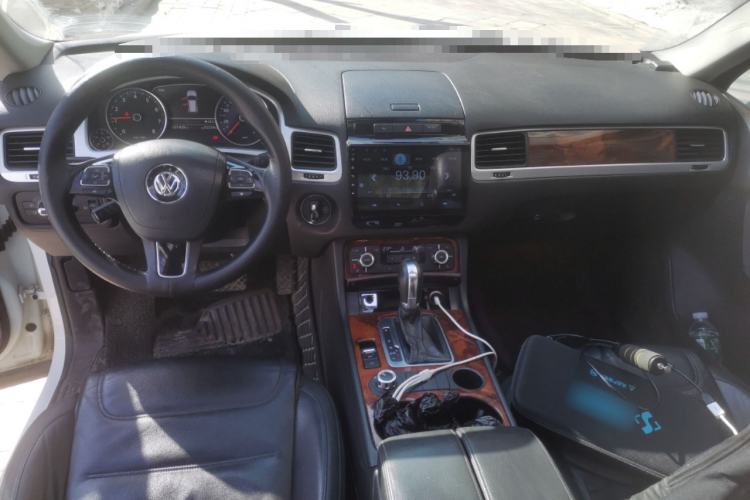 Used Volkswagen Touareg 2011 3.0 TSI Standard Version Center Console