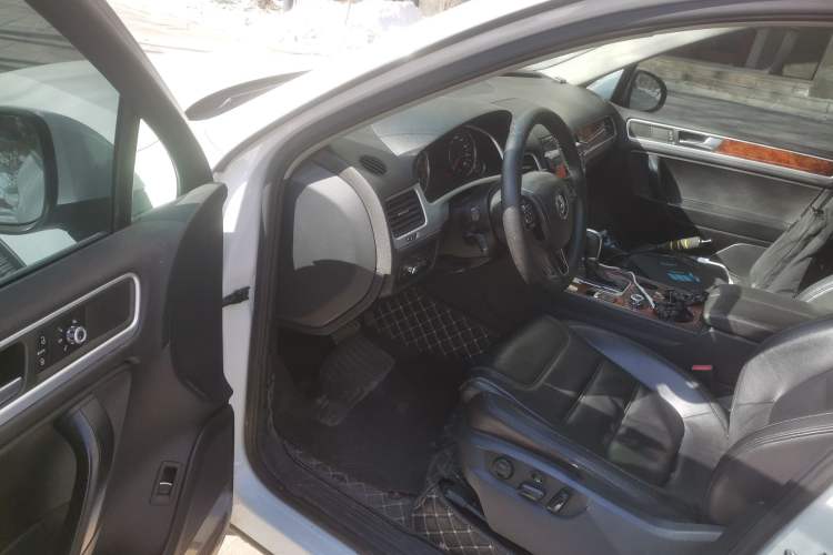 Used Volkswagen Touareg 2011 3.0 TSI Standard Version Driver Seat