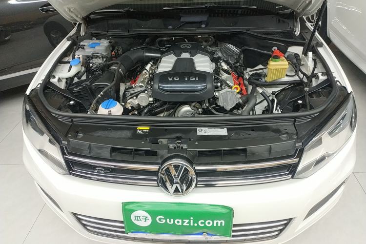 Used Volkswagen Touareg 2011 3.0 TSI Standard Version Engine Bay