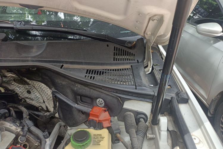 Used Volkswagen Touareg 2011 3.0 TSI Standard Version Engine Bay Left