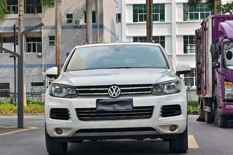 Used Volkswagen Touareg 2011 3.0 TSI Standard Version Exterior 1
