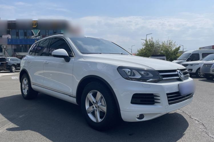 Used Volkswagen Touareg 2011 3.0 TSI Comfort Version Exterior 2