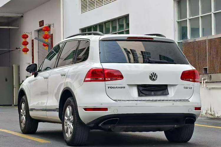 Used Volkswagen Touareg 2011 3.0 TSI Standard Version Exterior 5