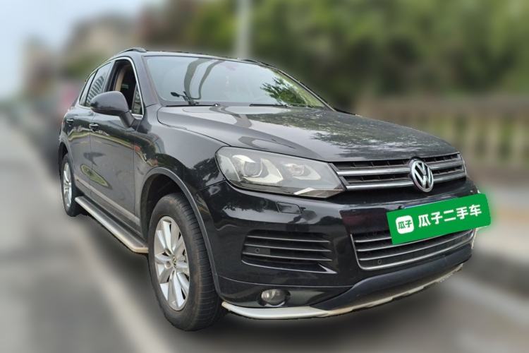 Used Volkswagen Touareg 2011 3.0 TSI High-End Version Front Right 45 Deg
