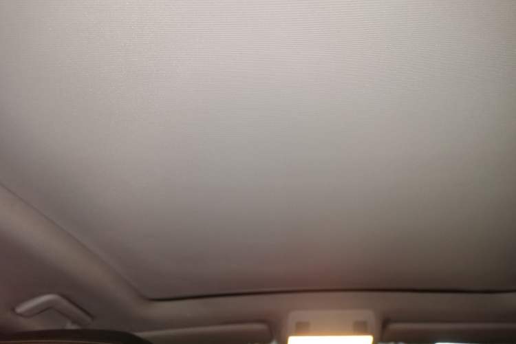 Used Volkswagen Touareg 2011 3.0 TSI Comfort Version Headliner