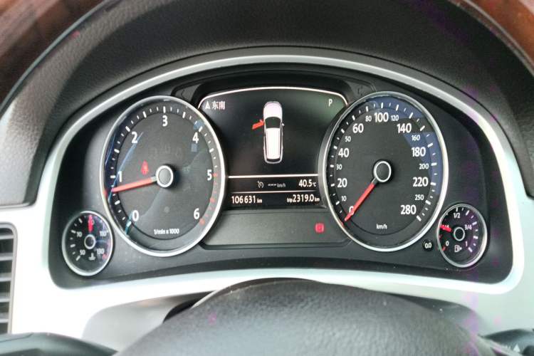 Used Volkswagen Touareg 2011 3.0 TDI Diesel Comfort Version Instrument Cluster