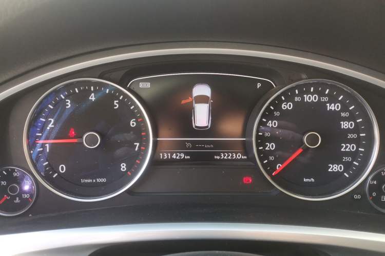 Used Volkswagen Touareg 2011 3.0 TSI Standard Version Instrument Cluster