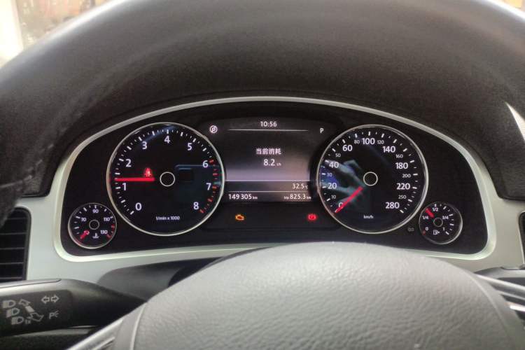 Used Volkswagen Touareg 2011 3.0 TSI Standard Version Instrument Cluster