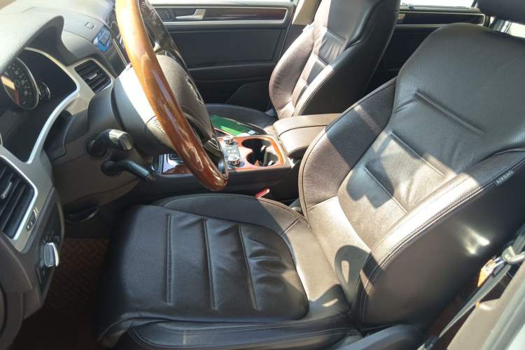 Used Volkswagen Touareg 2011 3.0 TSI Comfort Version Left Front Seat