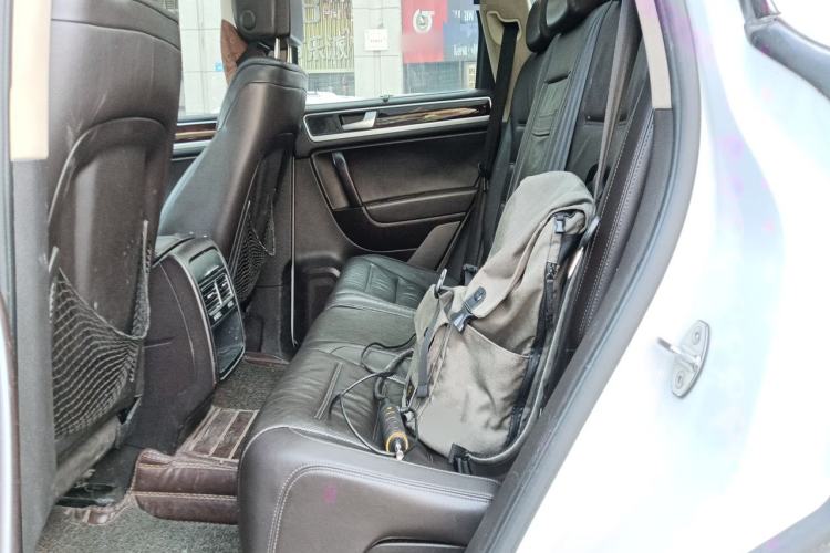 Used Volkswagen Touareg 2011 3.0 TDI Diesel Comfort Version Left Rear Seat
