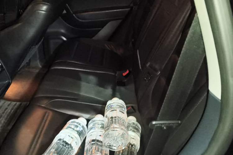 Used Volkswagen Touareg 2011 3.0 TSI Comfort Version Left Rear Seat