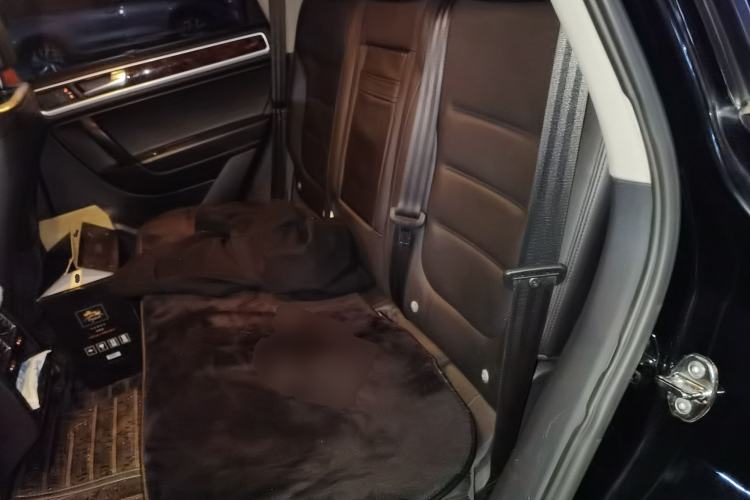 Used Volkswagen Touareg 2011 3.0 TSI Comfort Version Left Rear Seat
