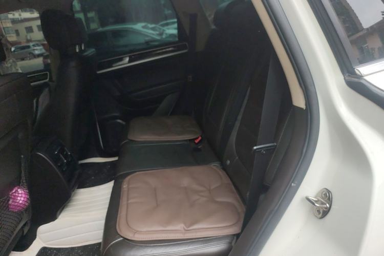 Used Volkswagen Touareg 2011 3.0 TSI High-End Version Left Rear Seat