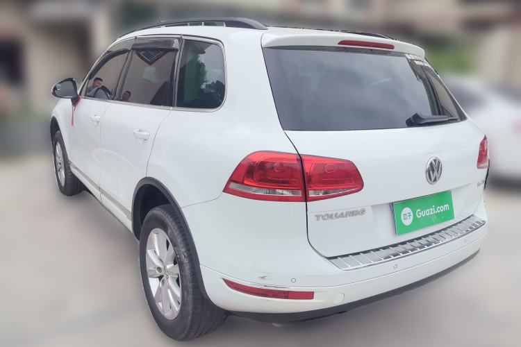 Used Volkswagen Touareg 2011 3.0 TSI High-End Version Rear Left 45 Deg