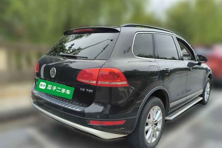 Used Volkswagen Touareg 2011 3.0 TSI High-End Version Rear Right 45 Deg