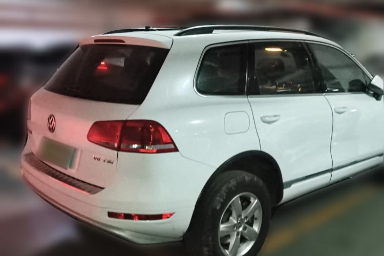 Used Volkswagen Touareg 2011 3.0 TSI Comfort Version Rear Right 45 Deg