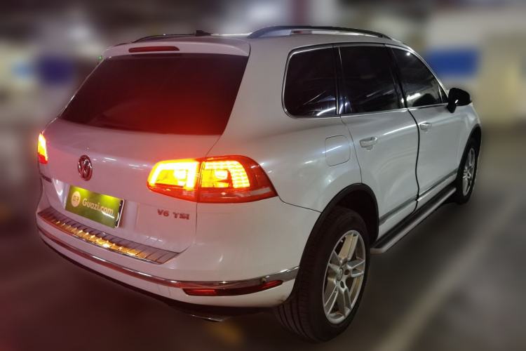 Used Volkswagen Touareg 2011 3.0 TSI Comfort Version Rear Right 45 Deg