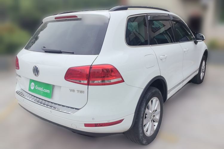 Used Volkswagen Touareg 2011 3.0 TSI High-End Version Rear Right 45 Deg